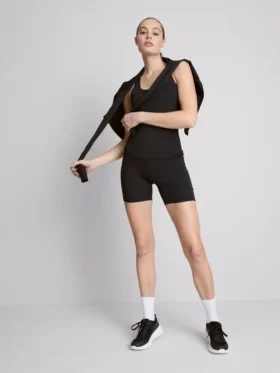 Aktive yogashorts med høj talje og glat støtte