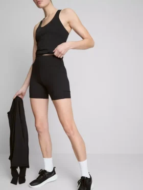 Aktive yogashorts med høj talje og glat støtte