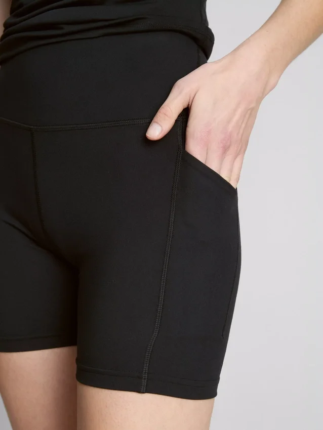 Aktive yogashorts med høj talje og glat støtte