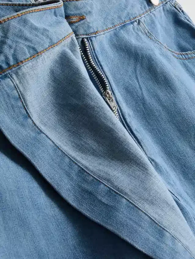 Asymmetrisk wrap-skort i bomuldsdenim