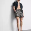 Badeshorts med abstrakt print