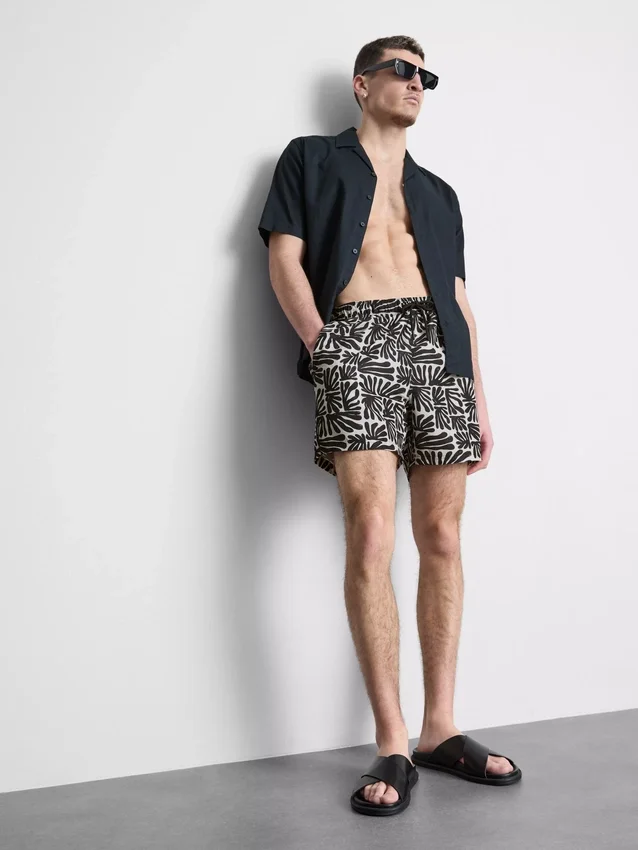 Badeshorts med abstrakt print