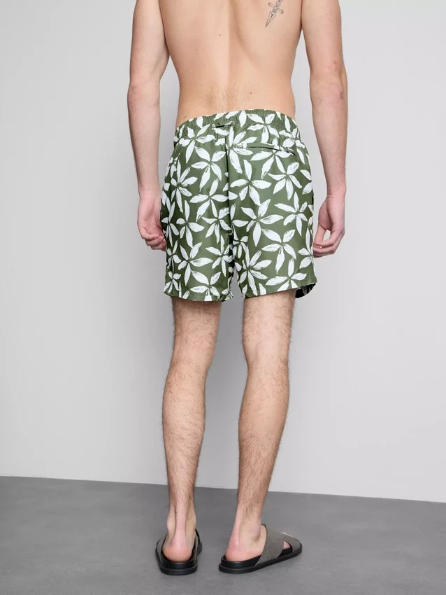 Badeshorts med blomsterprint og snøre i taljen