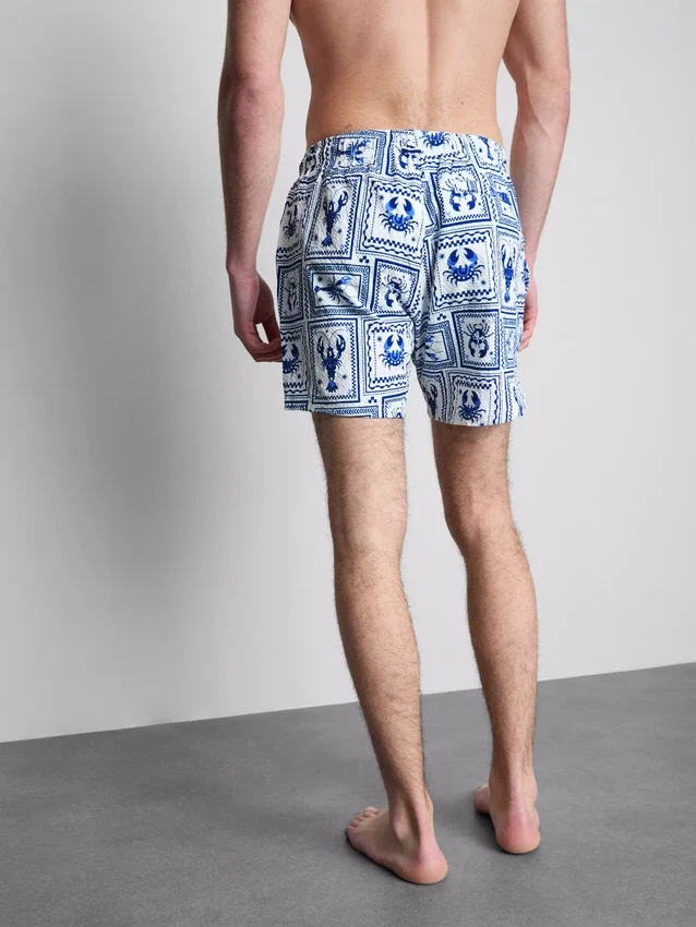 Badeshorts med middelhavsflisestruktur
