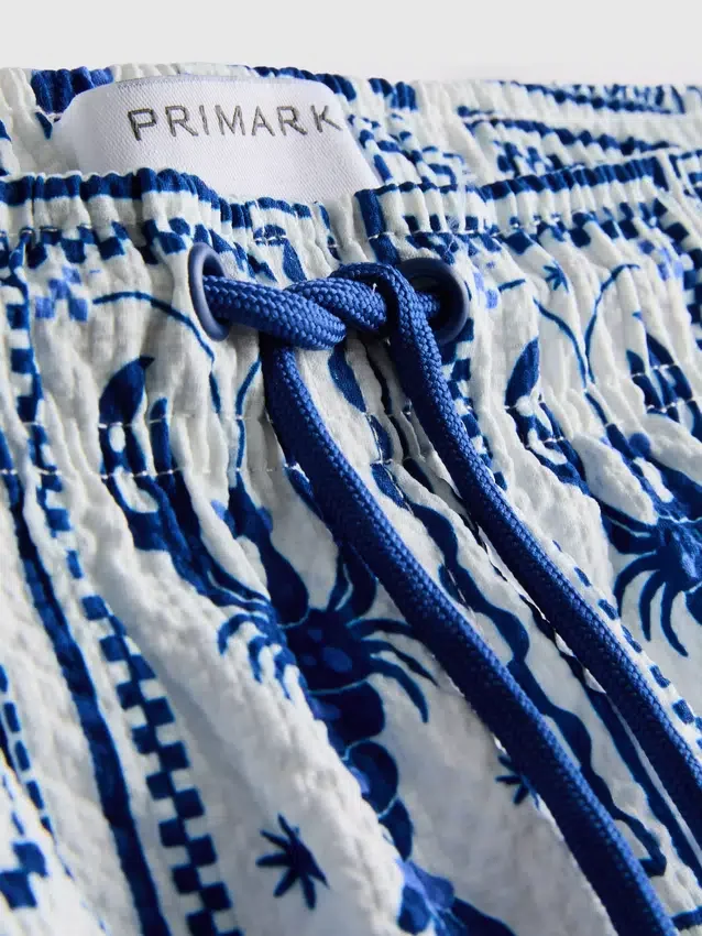 Badeshorts med middelhavsflisestruktur