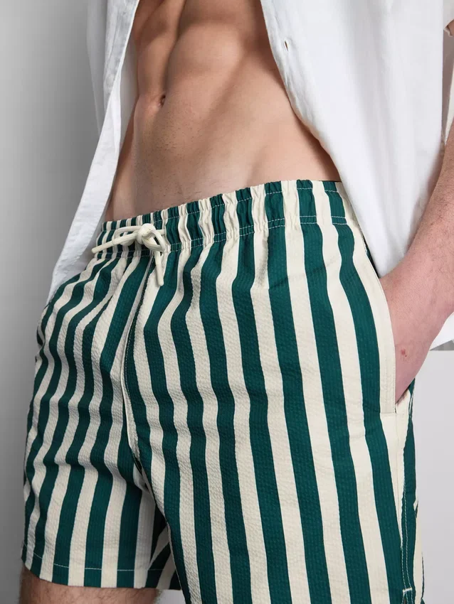 Badeshorts med striber i liggestolsstil