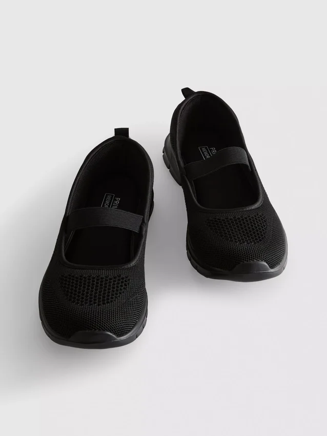 Ballerina-sneakers, der er nemme at tage på