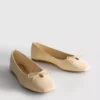 Ballerinasko i imiteret læder med bred pasform og firkantet tå
