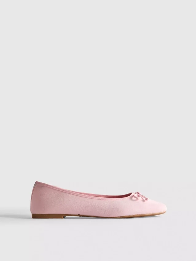 Balletpumps med sløjfe foran