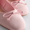 Balletpumps med sløjfe foran