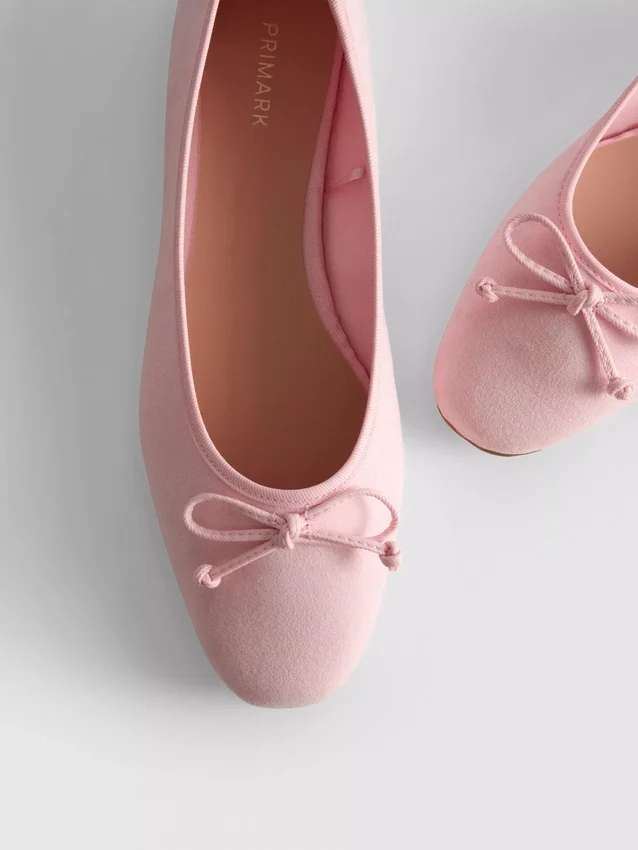 Balletpumps med sløjfe foran
