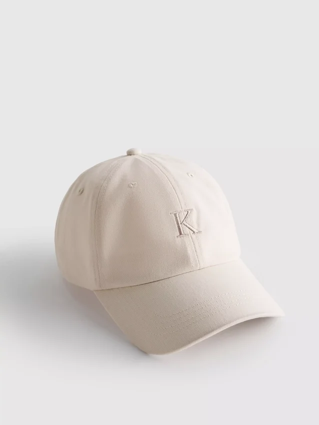 Baseballkasket med broderede initialer