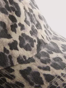 Baseballkasket med leopardmønster