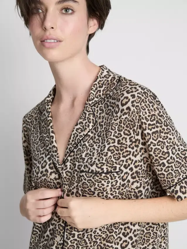 Bedrukt kort pyjamasser i boyfriend-stil