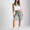 Bermudashorts i denim med rå kant