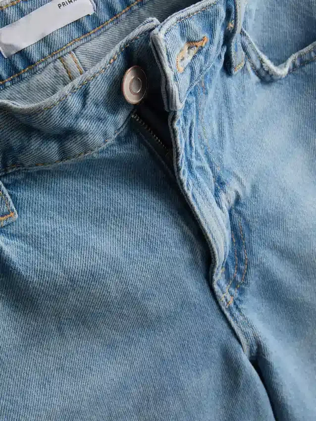 Bermudashorts i denim med rå kant