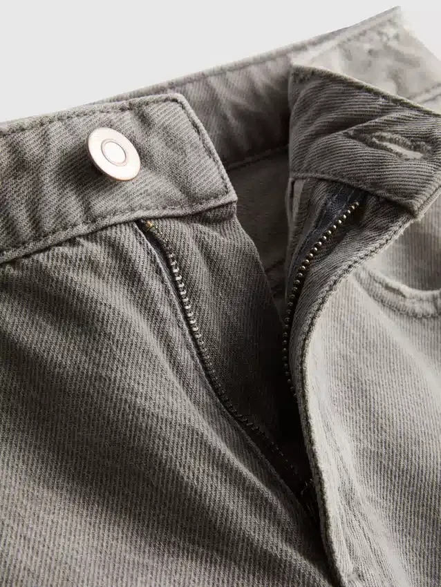 Bermudashorts i denim med rå kant