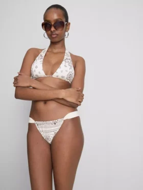 Bikinitop med halterneck og bandana-print