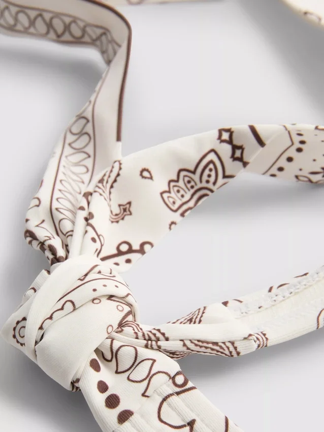 Bikinitop med halterneck og bandana-print