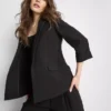 Blazer med struktur og skrå revers