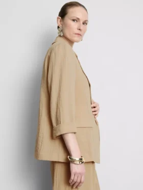 Blazer med struktur og skrå revers
