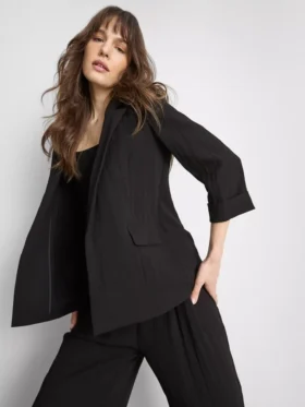 Blazer med struktur og skrå revers