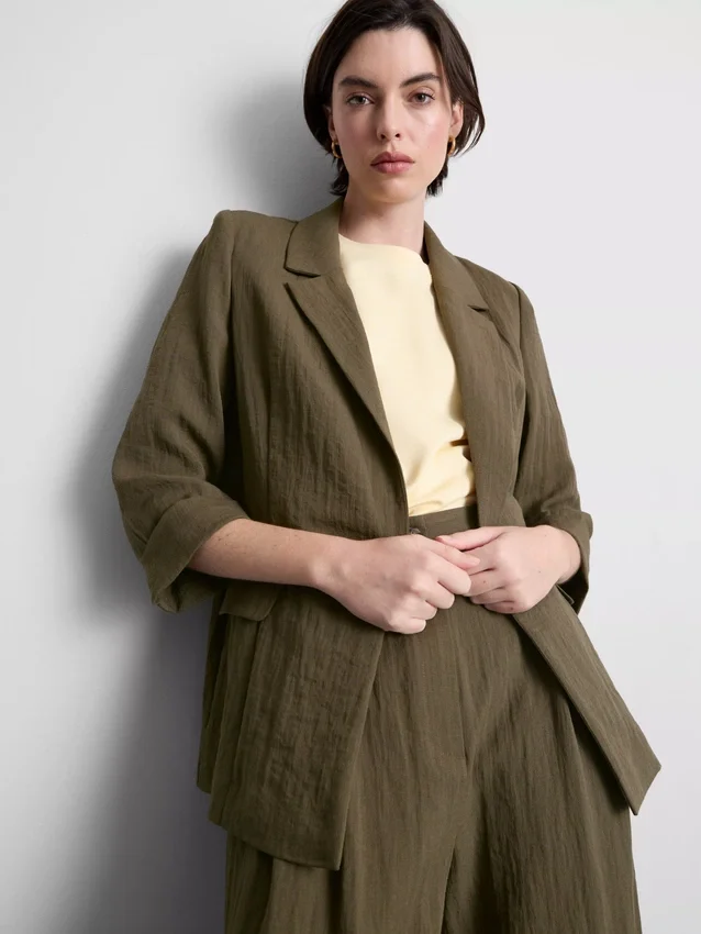 Blazer med struktur og skrå revers