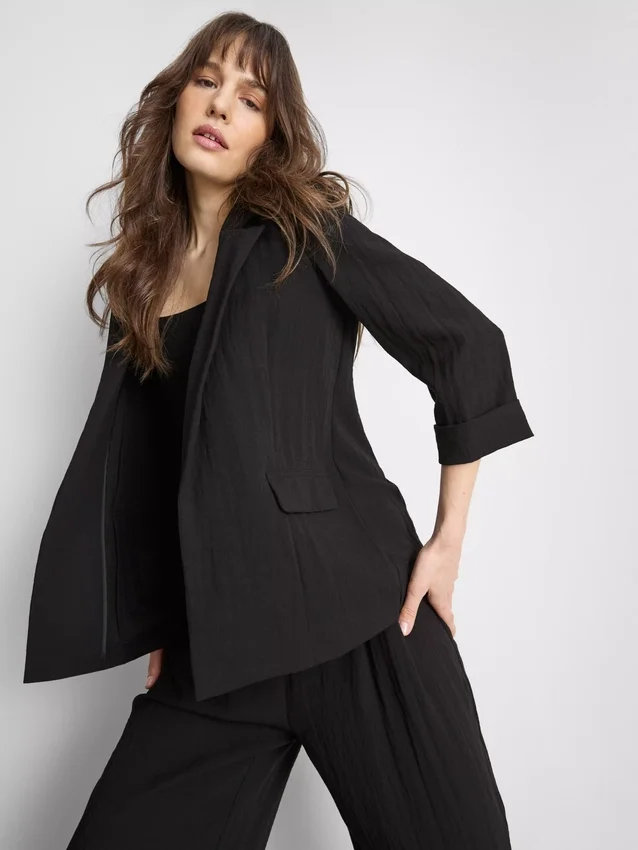 Blazer med struktur og skrå revers