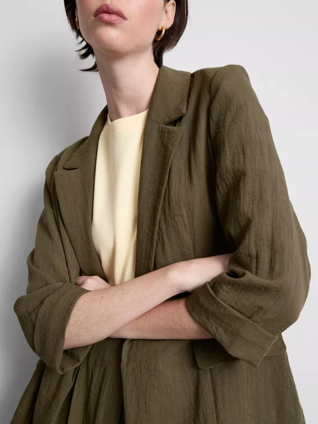 Blazer med struktur og skrå revers