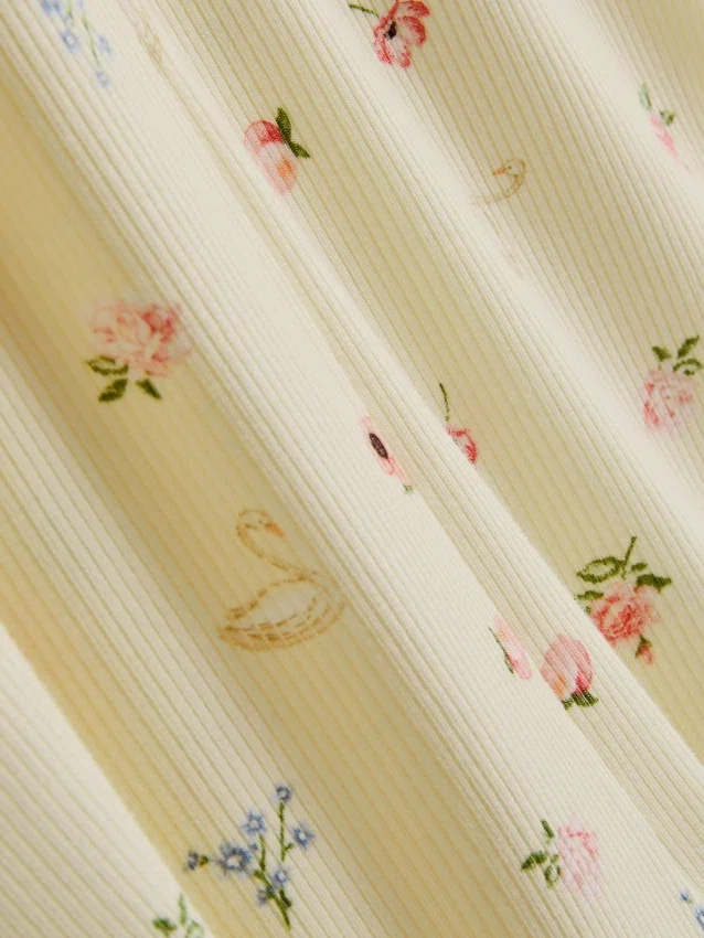 Blomsterprintet ribbet sovedragt