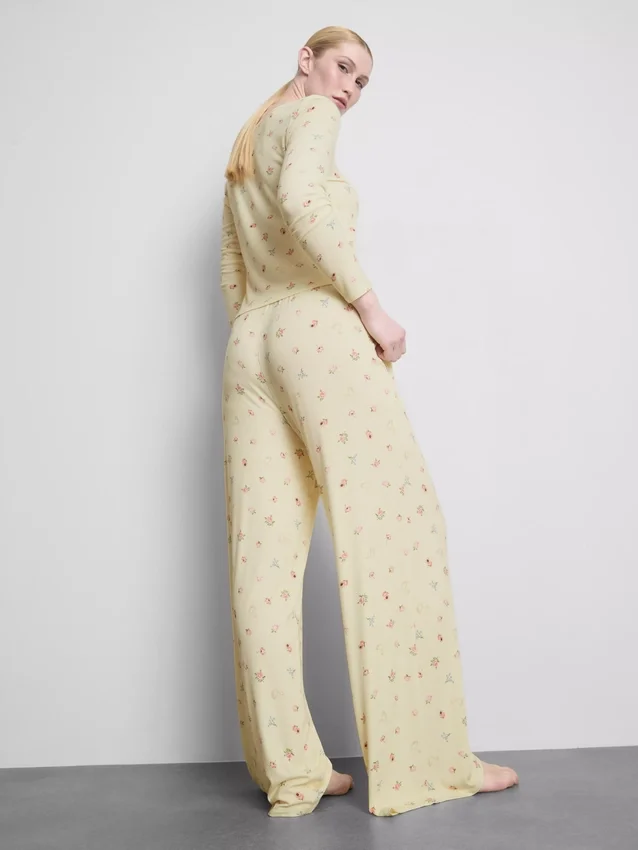 Blomstrede pyjamasbukser med ribkant