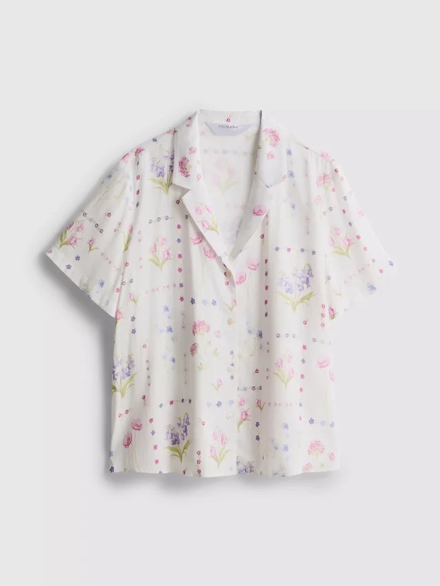 Blomstret pyjamaskjorte med korte ærmer
