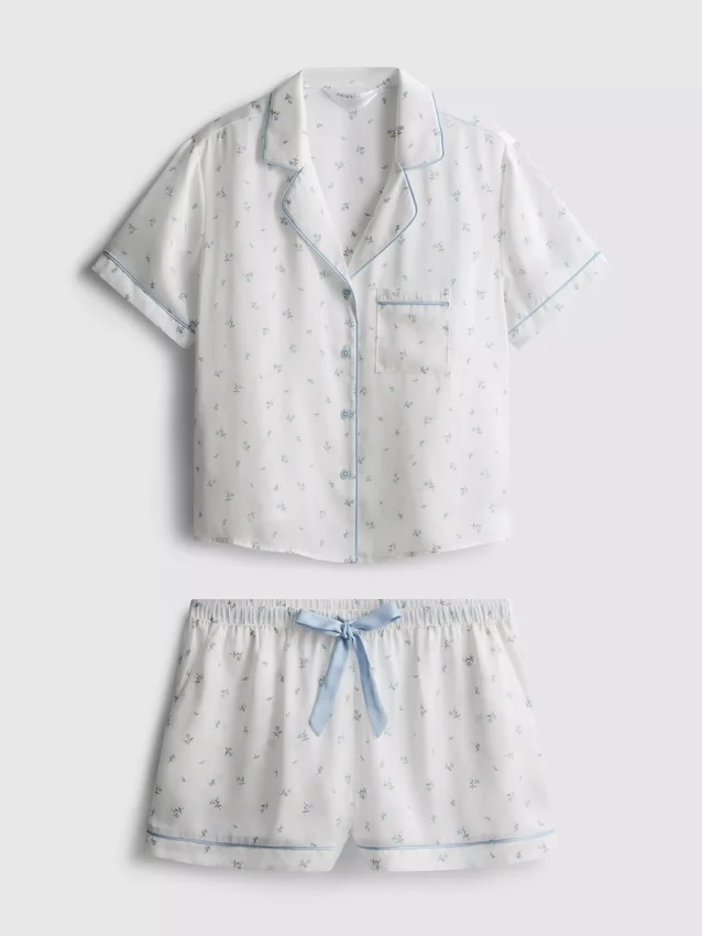 Blomstret satin-pyjamasser i boyfriend-stil