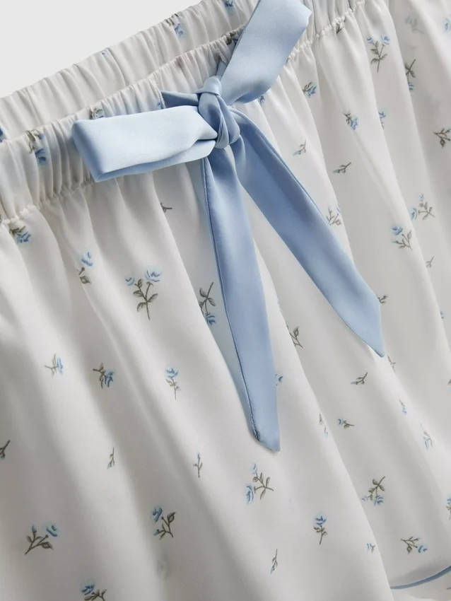 Blomstret satin-pyjamasser i boyfriend-stil