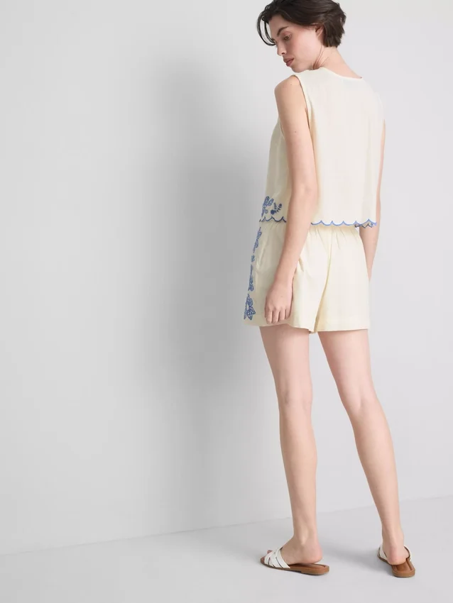 Bluse i bomuld med blomsterbroderi