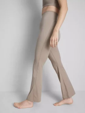 Bodysculpt performance leggings med udvidede ben