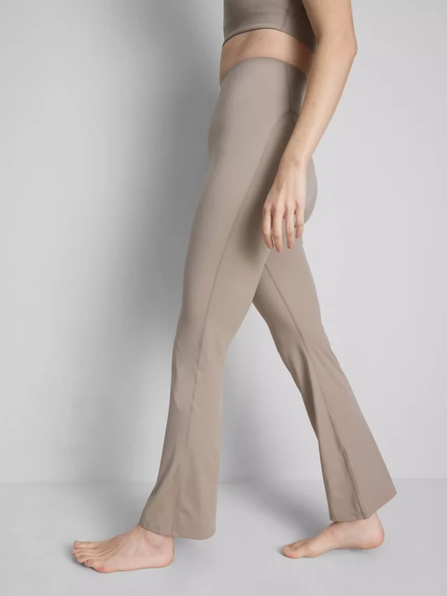 Bodysculpt performance leggings med udvidede ben