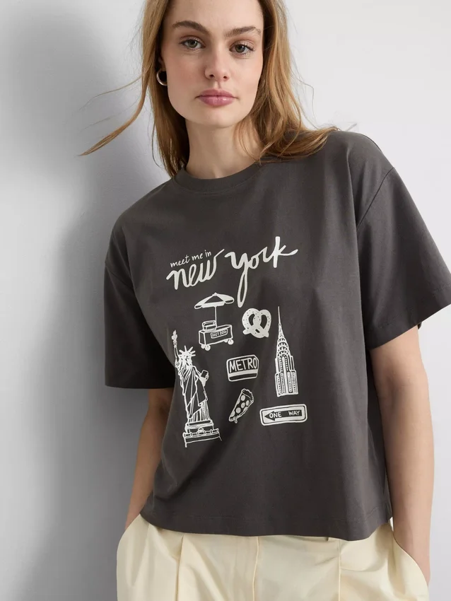Boksformet bomulds-T-shirt med grafisk print