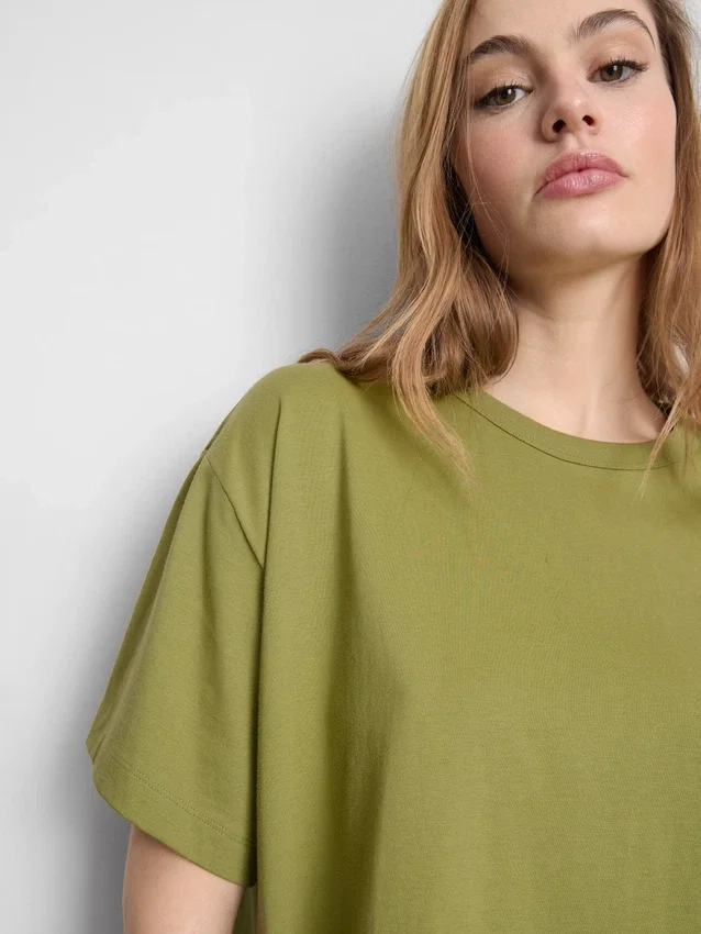 Boksformet bomuldst-shirt med rund hals