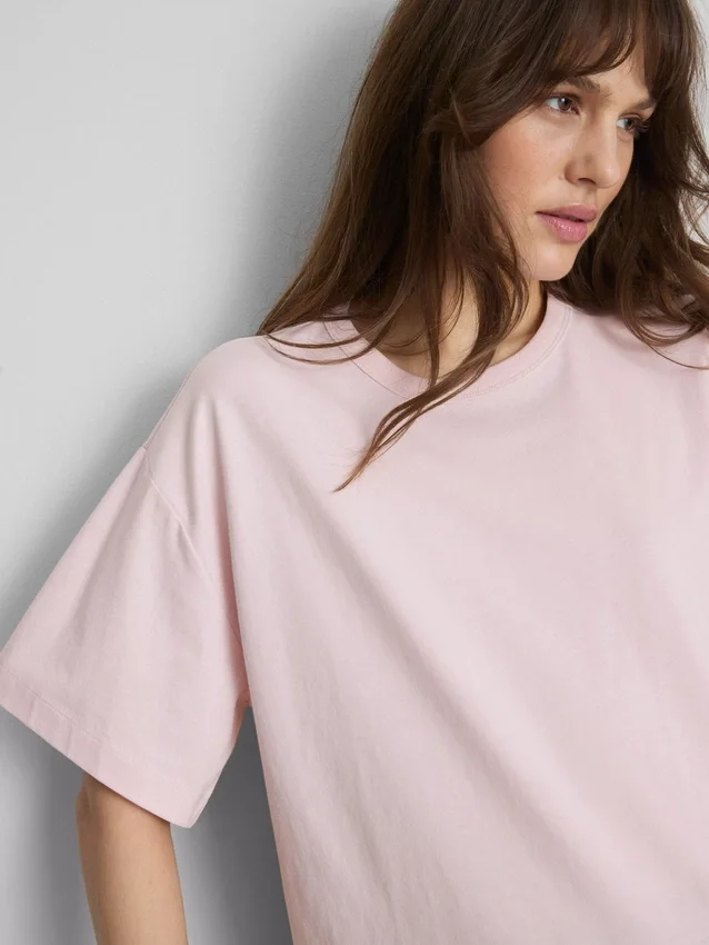 Boksformet bomuldst-shirt med rund hals