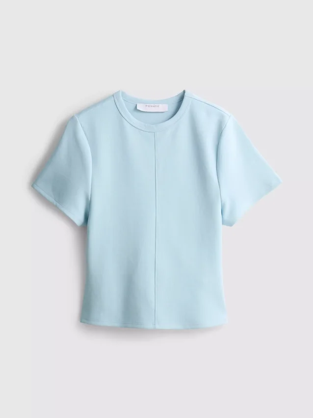 Boksformet T-shirt med sømdetaljer i bomuldsrigt materiale