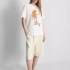 Bouffants and Broken Hearts bomulds-croissant-T-shirt