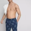 Broderede sol-shorts