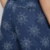 Broderede sol-shorts
