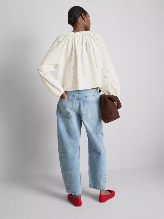 Broderet bluse med ballonærmer