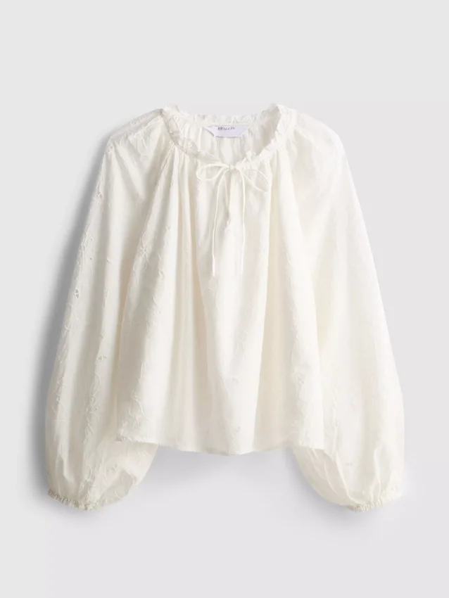 Broderet bluse med ballonærmer