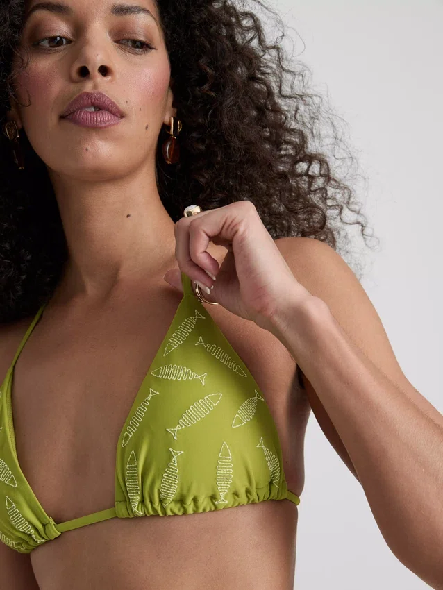 Broderet trekantet bikini-top med fiskemotiv