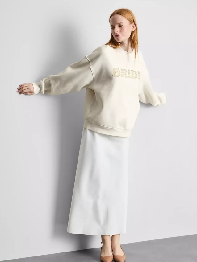 Brudekjole-sweatshirt med broderi og pailletter