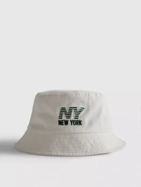 Buckethat med New York-logo