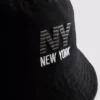 Buckethat med New York-logo